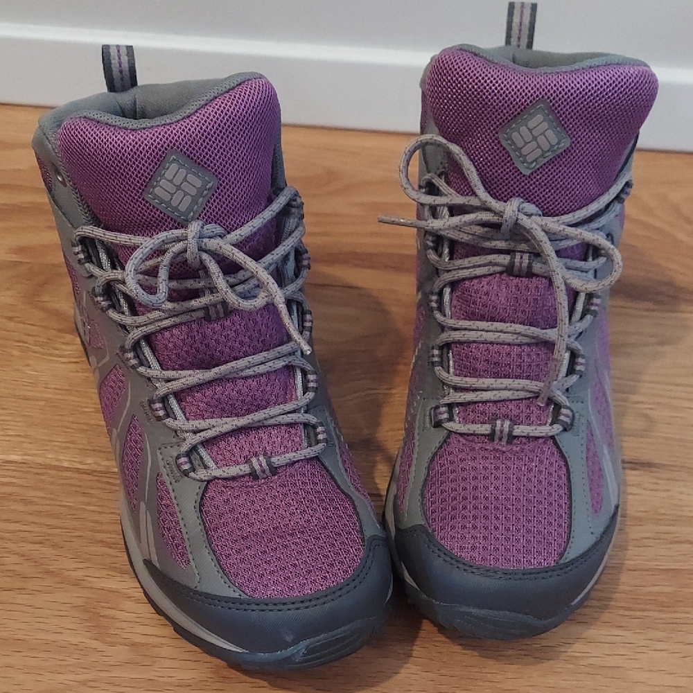 Columbia Omni Grip Waterproof Hiking Boots. Size 7